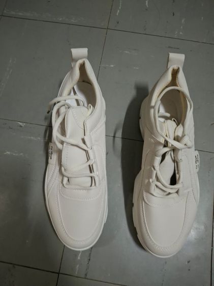 ขายต่อค่ะรองเท้าซื้อมาใส่ไม่ได้