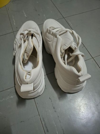ขายต่อค่ะรองเท้าซื้อมาใส่ไม่ได้ รูปที่ 3