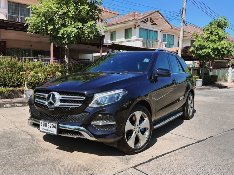 รถ Mercedes-Benz GLE-Class GLE500 สี ดำ