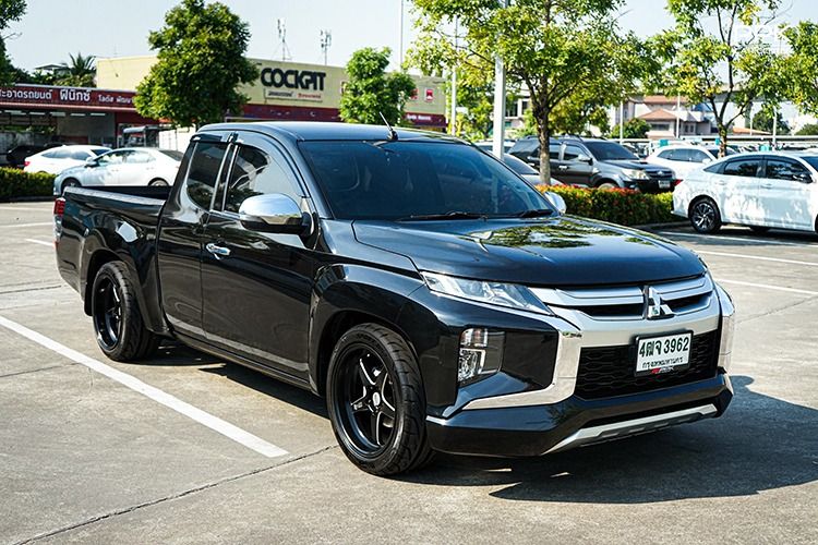 Mitsubishi Triton 2020 2.5 GLX Pickup ดีเซล ไม่ติดแก๊ส เกียร์ธรรมดา ดำ รูปที่ 3
