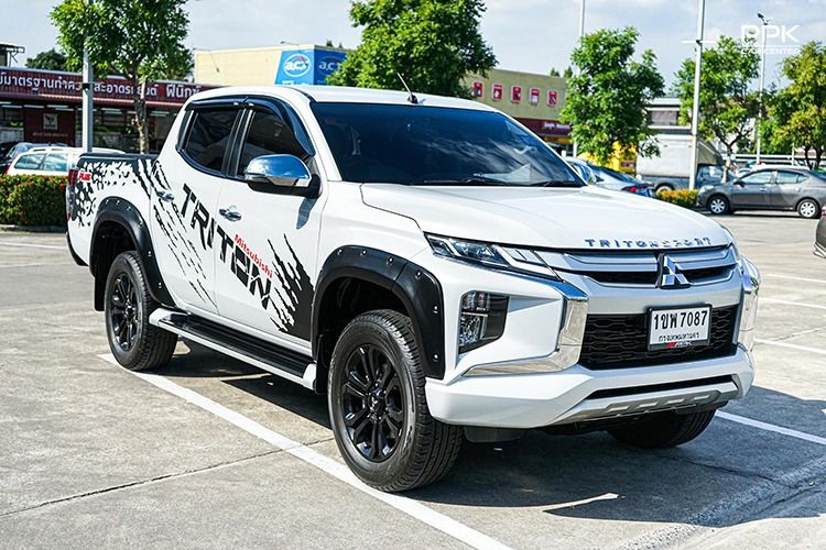 Mitsubishi Triton 2020 2.4 GLS Plus Sedan ดีเซล ไม่ติดแก๊ส เกียร์อัตโนมัติ ขาว รูปที่ 3