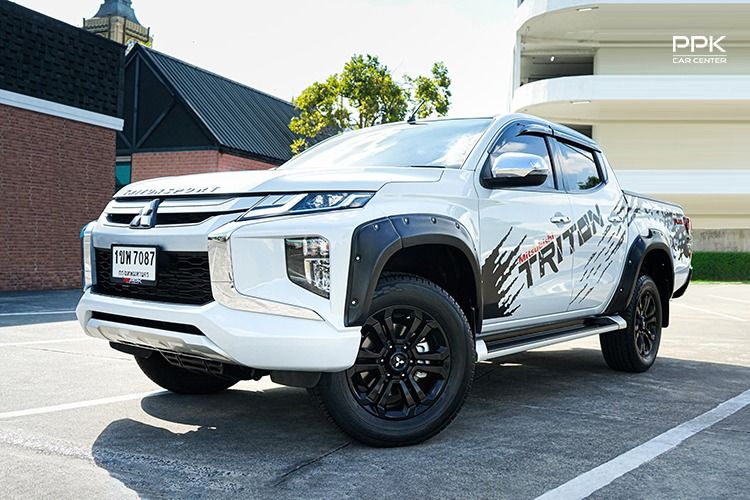 Mitsubishi Triton 2020 2.4 GLS Plus Sedan ดีเซล ไม่ติดแก๊ส เกียร์อัตโนมัติ ขาว