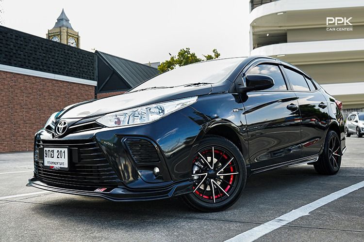 รถ Toyota Yaris ATIV 1.2 Entry สี ดำ