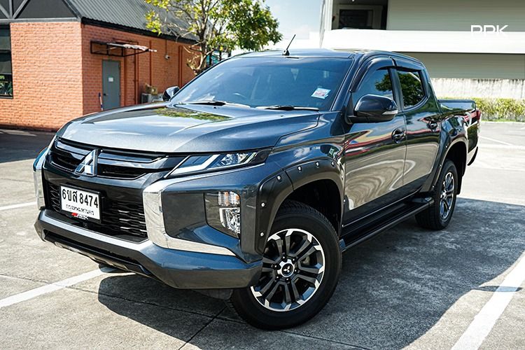 รถ Mitsubishi Triton 2.4 GT Plus สี เทา