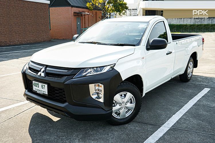 รถ Mitsubishi Triton 2.5 GL สี ขาว
