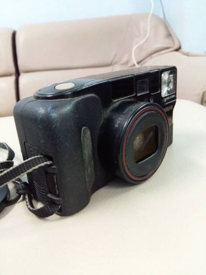 กล้องCanon Prima Zoom 105 Caption เป็นกล้องคอมแพค แบบออโต้โฟกัส ที่มีเลนส์ซูม 35-105 มม. f-3.5-8. มีขนาด 139 x 73 x 63 มม. น้ำหนัก 446 กรัม รูปที่ 3