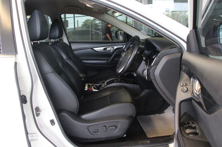 Nissan X-Trail 2016 2.0 V Hybrid 4WD Utility-car ไฮบริด ไม่ติดแก๊ส เกียร์อัตโนมัติ ขาว รูปที่ 3