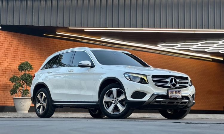 รถ Mercedes-Benz GLC-Class GLC250d สี ขาว