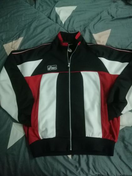 เสื้อ​ asics แท้