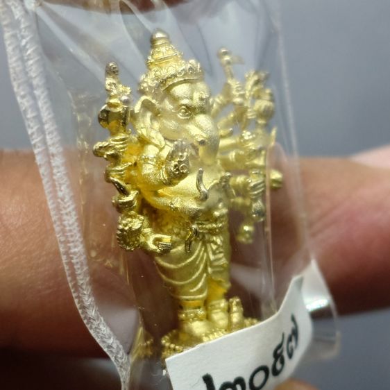 พระพิฆเนศวร ปาง ๑๖ กร (พระวีระคณปติ) รุ่นมหาจักรพรรดิ เนื้อทองทิพย์พ่นทราย พิธีเทวาภิเษกวัดหน้าพระเมรุฯ จ.อยุธยา ปี2553 พร้อมกล่องเดิม รูปที่ 3