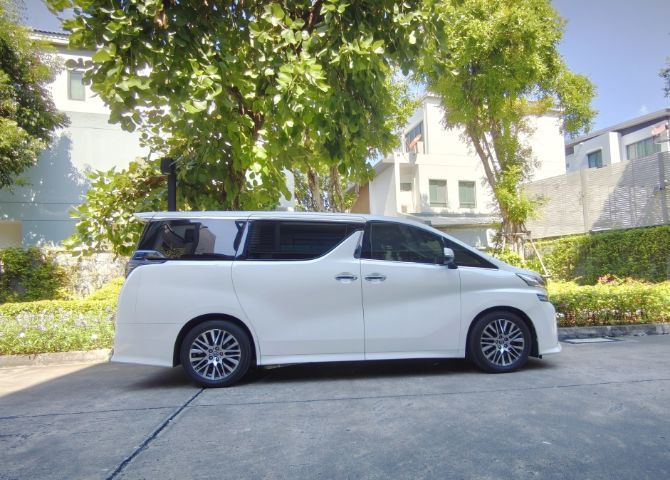 รถ Toyota Vellfire 2.5 Z G Edition สี ขาว