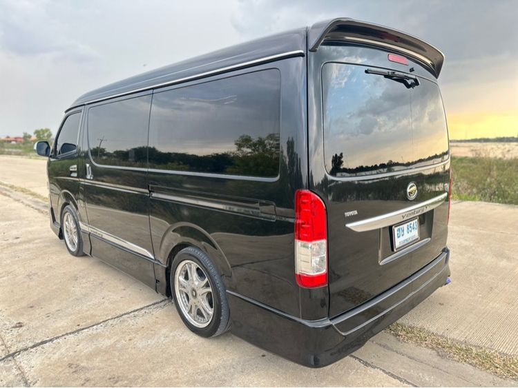 Toyota Ventury 2017 3.0 V ดีเซล เกียร์อัตโนมัติ ดำ รูปที่ 4