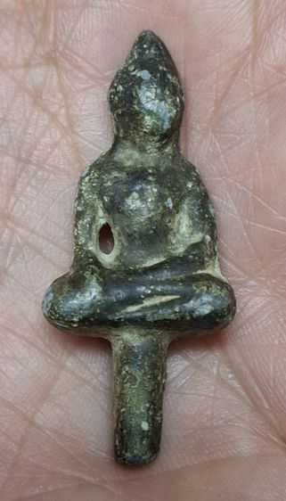 พระยอดธงพระเจ้าตากสินวัดบางกะจะเนื้อชินปางมารวิชัยพิมพ์ใหญ่ รูปที่ 2