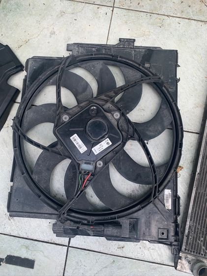 หม้อน้ำพร้อมพัดลมเ bmw f 30 ดีเซล รูปที่ 4