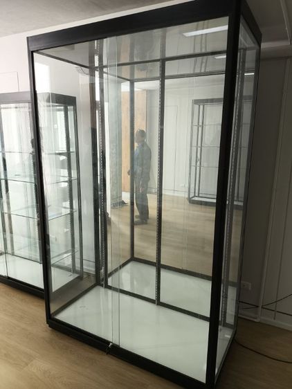 อะลูมิเนียม ตู้โชว์กระจกอลูมิเนียมสีดำ ขนาด 150x70x230 cm. สภาพดี