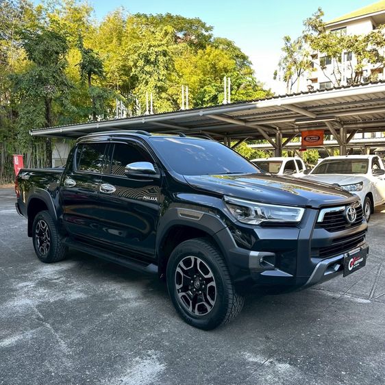 รถ Toyota Hilux Revo 2.4 Prerunner Mid สี ดำ