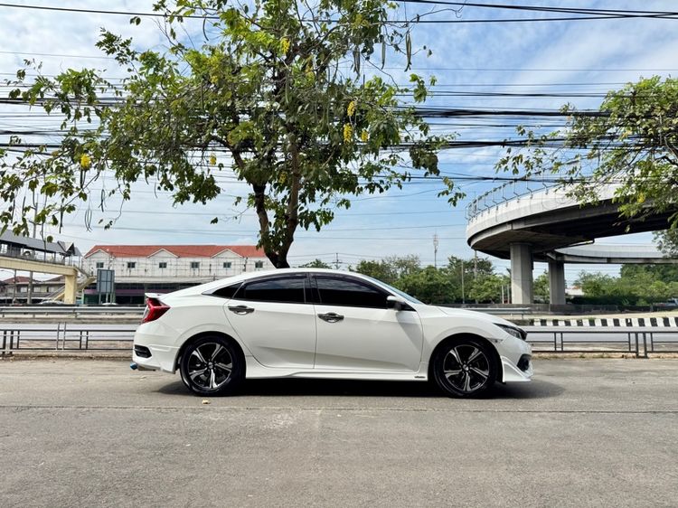 Honda Civic 2017 1.5 Turbo RS Sedan เบนซิน ไม่ติดแก๊ส เกียร์อัตโนมัติ ขาว รูปที่ 3