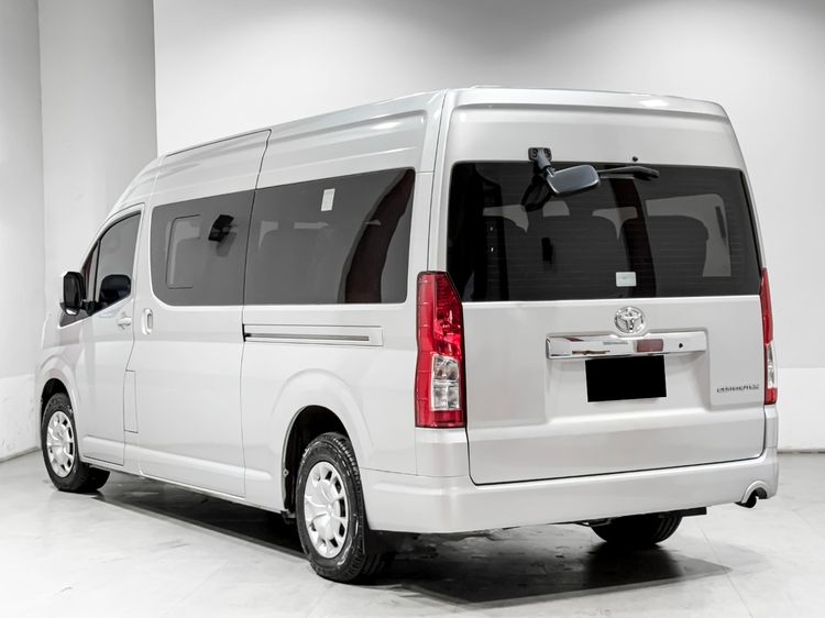 Toyota Commuter 2020 2.8 Van ดีเซล เกียร์อัตโนมัติ บรอนซ์เงิน รูปที่ 4
