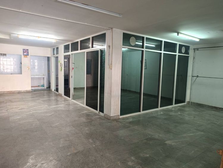 หมู่บ้านนิสาเฟส 1 ทาวน์เฮ้าส์ 3 ชั้น 2 คูหา 32 ตารางวา 7 ห้องนอน 2 ห้องน้ำ ราคา2.8 ล้าน รูปที่ 2