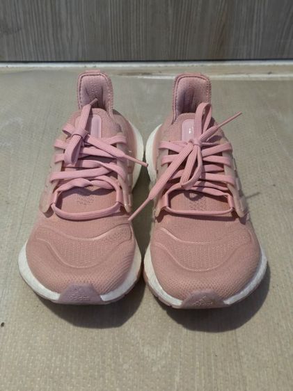 Adidas ultraboost 600 บาท