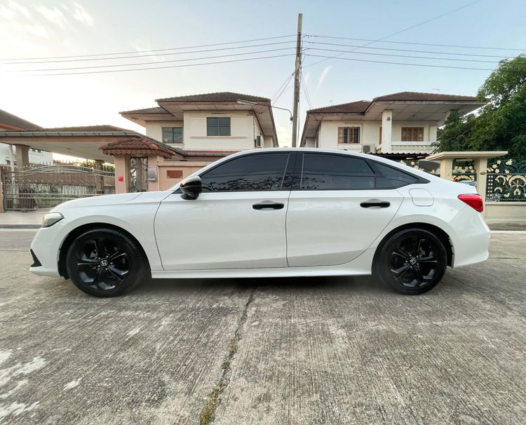 Honda Civic 2021 1.5 Turbo RS Sedan เบนซิน ไม่ติดแก๊ส เกียร์อัตโนมัติ ขาว รูปที่ 2