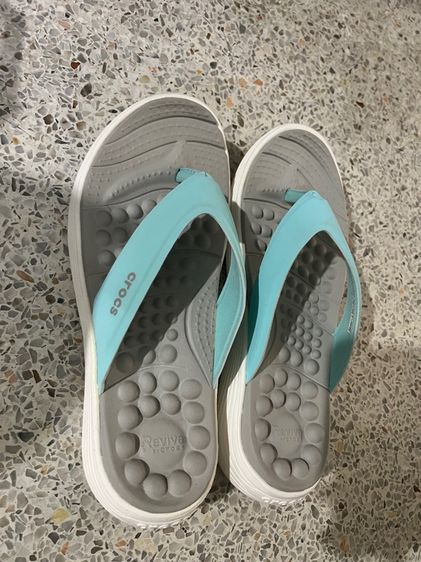 รองเท้า crocs รูปที่ 2