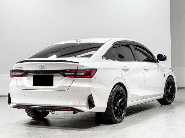 Toyota Yaris ATIV 2023 1.2 Premium Luxury Sedan เบนซิน เกียร์อัตโนมัติ ขาว รูปที่ 4