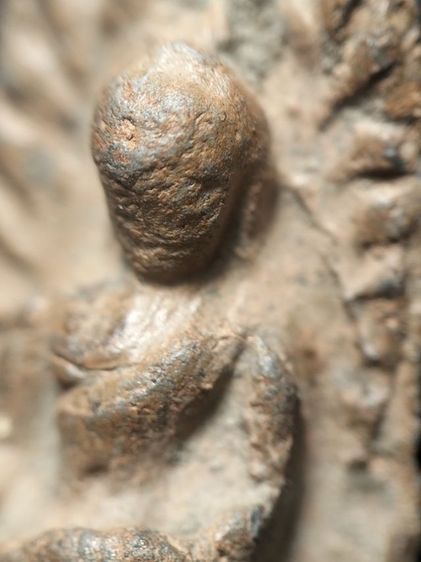 พระรอดลำพูนพิมพ์ใหญ่เนื้อในเขียวครับ รูปที่ 11