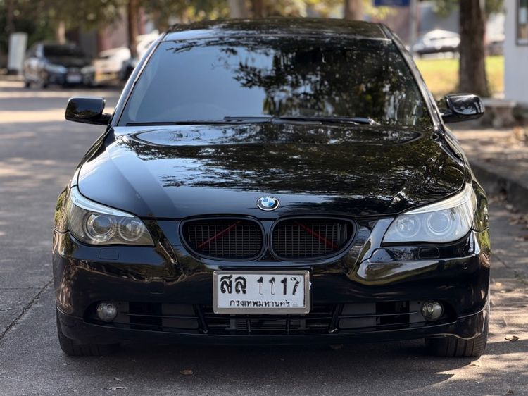 BMW Series 5 2005 525i Sedan เบนซิน ไม่ติดแก๊ส เกียร์อัตโนมัติ ดำ รูปที่ 2