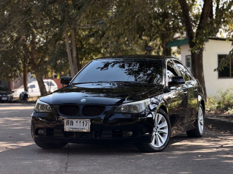 รถ BMW Series 5 525i สี ดำ