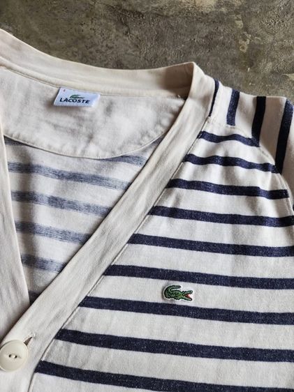เสื้อแขนยาว LACOSTE แท้ 💯 size 4 ขนาด อก 21.5 ยาว 27 นิ้ว สภาพดีมาก ดีเทลสวย เนื้อผ้าดีมากนิ่มใส่สบาย หายากน่าสะสมครับ รูปที่ 4