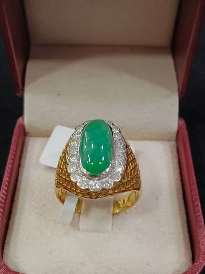 แหวนทองคำประดับเพชรหัวหยกแท้ รูปที่ 2