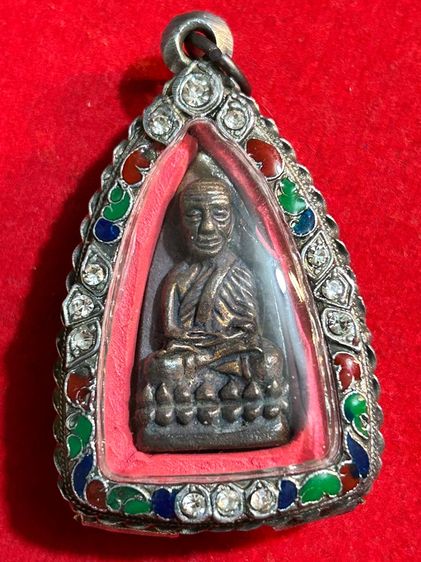 หลวงปู่ทวดพร้อมกรอบมีสององค์องค์ละ 400 บาทรวมส่งเก็บปลายทาง