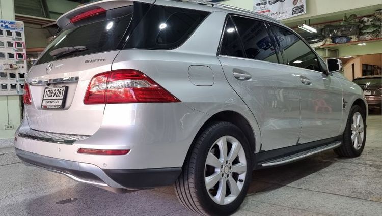 Mercedes-Benz ML-Class 2012 ML250 CDI Utility-car ดีเซล เกียร์อัตโนมัติ บรอนซ์เงิน รูปที่ 3