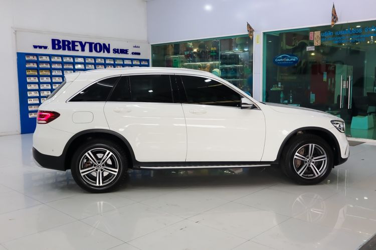 Mercedes-Benz GLC-Class 2020 GLC220d Sedan ดีเซล ไม่ติดแก๊ส เกียร์อัตโนมัติ ขาว รูปที่ 4