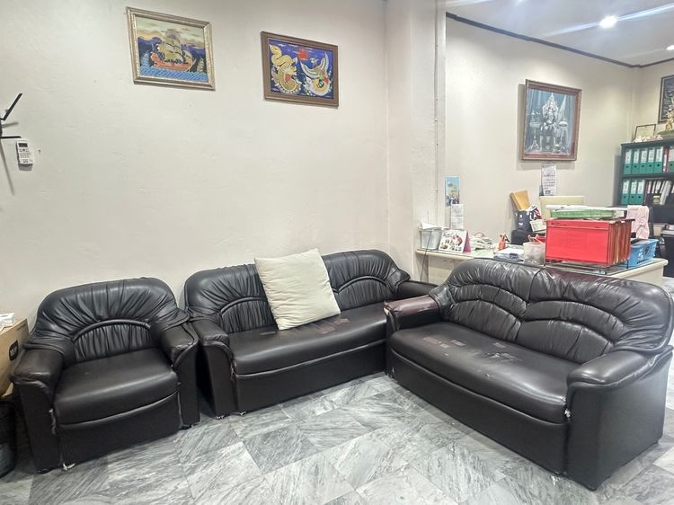 4+ ที่นั่ง โซฟาหนัง สีดำ ทั้งเซ็ท