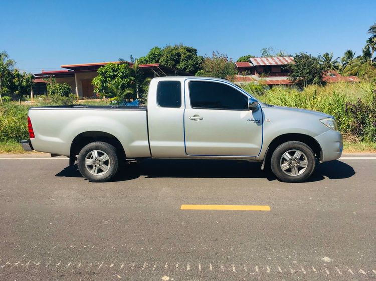 รถ Toyota Hilux Vigo 2.5 J สี บรอนซ์เงิน