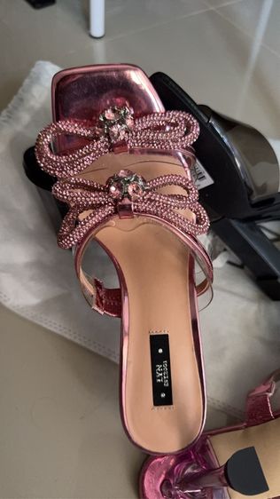 รองเท้า 