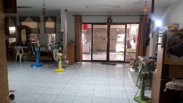 อื่นๆ 2010 มีบางส่วน ใช่ ทาวเฮ้าส์ 2 ชั้น 2 คูหาติดกัน 
โครงการหมู่บ้านอโนมากรีนวิว
บ้านเลขที่ 68 หมู่ที่ 9 ใกล้กับเซเว่น
ซีเจ มินิบิ้กซี รูปที่ 2