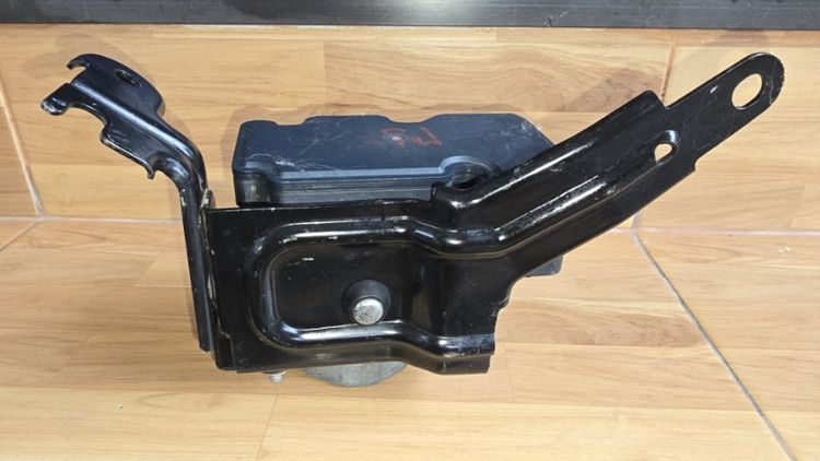 ปั๊ม ABS suzuki swift ปี 12และยางแท่นเครื่องฝั่งซ้ายตรงข้ามคนขับและด้านหลัง รูปที่ 7