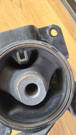 ปั๊ม ABS suzuki swift ปี 12และยางแท่นเครื่องฝั่งซ้ายตรงข้ามคนขับและด้านหลัง รูปที่ 12