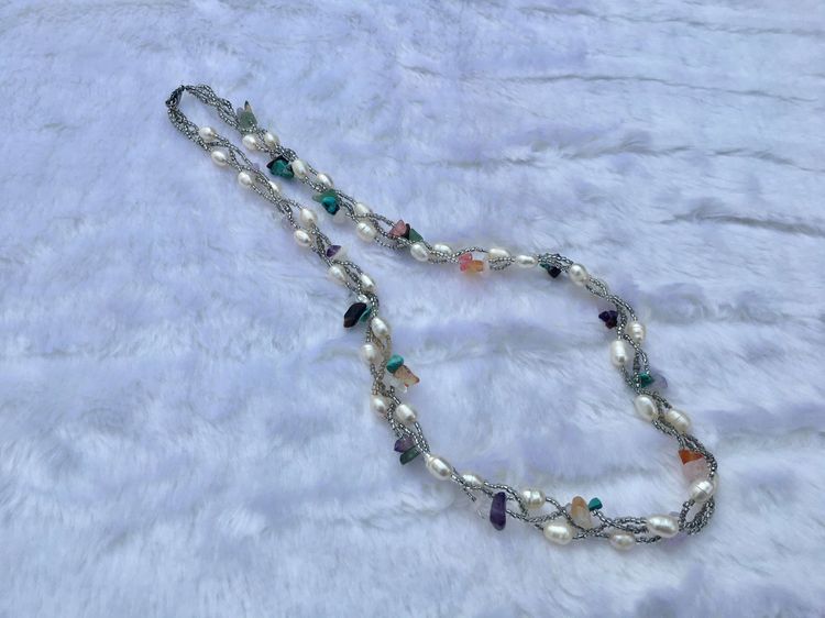 สร้อยมุกแท้พันเกลียวสุดชิค  ดูเก๋ แฟชั่นกำลังอิน รีบหามาใส่ก่อนตกเทรนด์ ยาว 56 cm มุก 9-10mm มิกซ์ใส่กับลุคสตรีทสไตล์ ดูเป็นสายฝอแบบแพงๆ รูปที่ 5