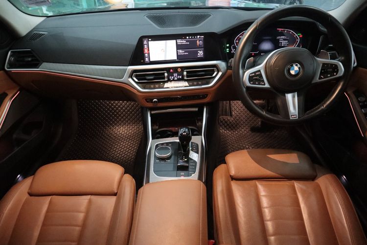 BMW Series 3 2022 330Li Sedan เบนซิน ไม่ติดแก๊ส เกียร์อัตโนมัติ ดำ รูปที่ 4