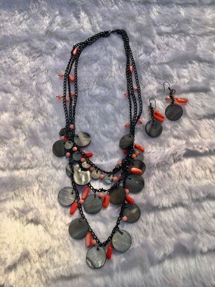 -สินค้าพร้อมส่ง-ซื้อ 1 ได้ 2 ลุค ชุดเซ็ทคู่ ต่างหู+สร้อยคอแบบโซ่ Multi-Layer 3 ชั้น โลหะสีเงินรมควัน โซ่ประดับลูกปัดเรขาคณิต สไตล์ยุโรป รูปที่ 4