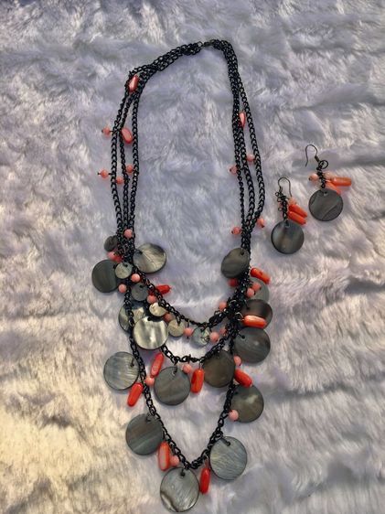 -สินค้าพร้อมส่ง-ซื้อ 1 ได้ 2 ลุค ชุดเซ็ทคู่ ต่างหู+สร้อยคอแบบโซ่ Multi-Layer 3 ชั้น โลหะสีเงินรมควัน โซ่ประดับลูกปัดเรขาคณิต สไตล์ยุโรป รูปที่ 3