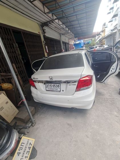 Honda Brio 2014 1.2 Amaze V Sedan เบนซิน ไม่ติดแก๊ส เกียร์อัตโนมัติ ขาว รูปที่ 3