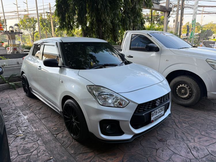รถ Suzuki Swift 1.2 GL สี ขาว