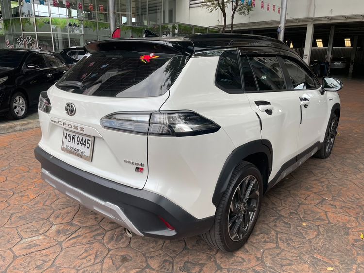 Toyota Corolla Cross 2023 1.8 Hybrid Premium Safety GR Sport Sedan ไฮบริด ไม่ติดแก๊ส เกียร์อัตโนมัติ ขาว รูปที่ 4