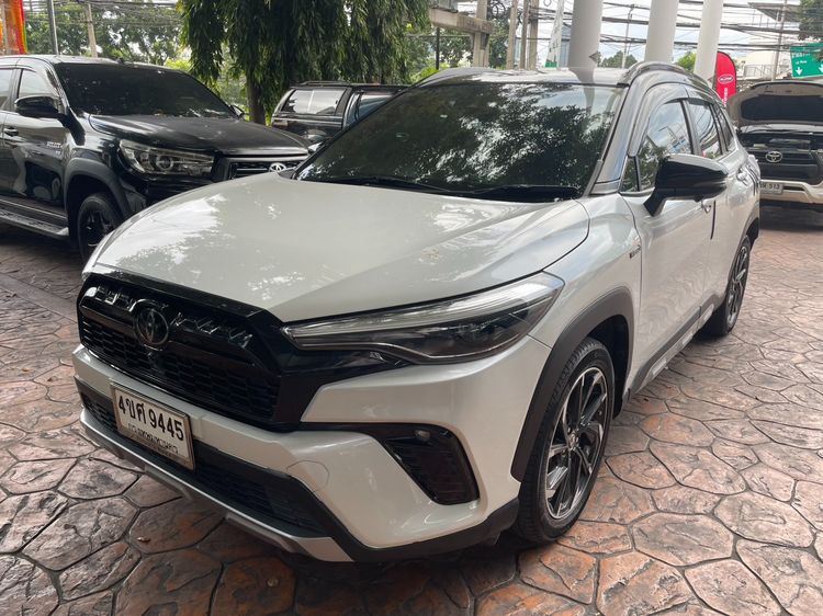 Toyota Corolla Cross 2023 1.8 Hybrid Premium Safety GR Sport Sedan ไฮบริด ไม่ติดแก๊ส เกียร์อัตโนมัติ ขาว รูปที่ 3