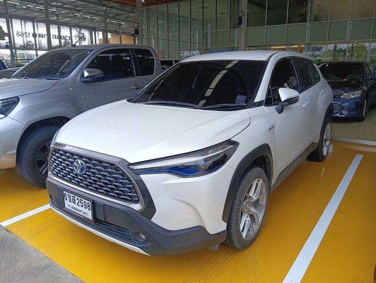 Toyota Corolla Cross 2023 1.8 HEV Premium Sedan ไฮบริด ไม่ติดแก๊ส เกียร์อัตโนมัติ ขาว รูปที่ 3